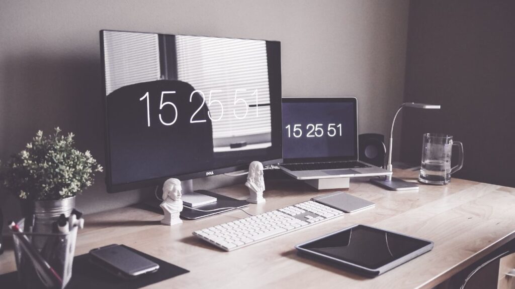 Organizational Hacks For Small Desks